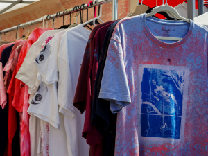 pasar kaos